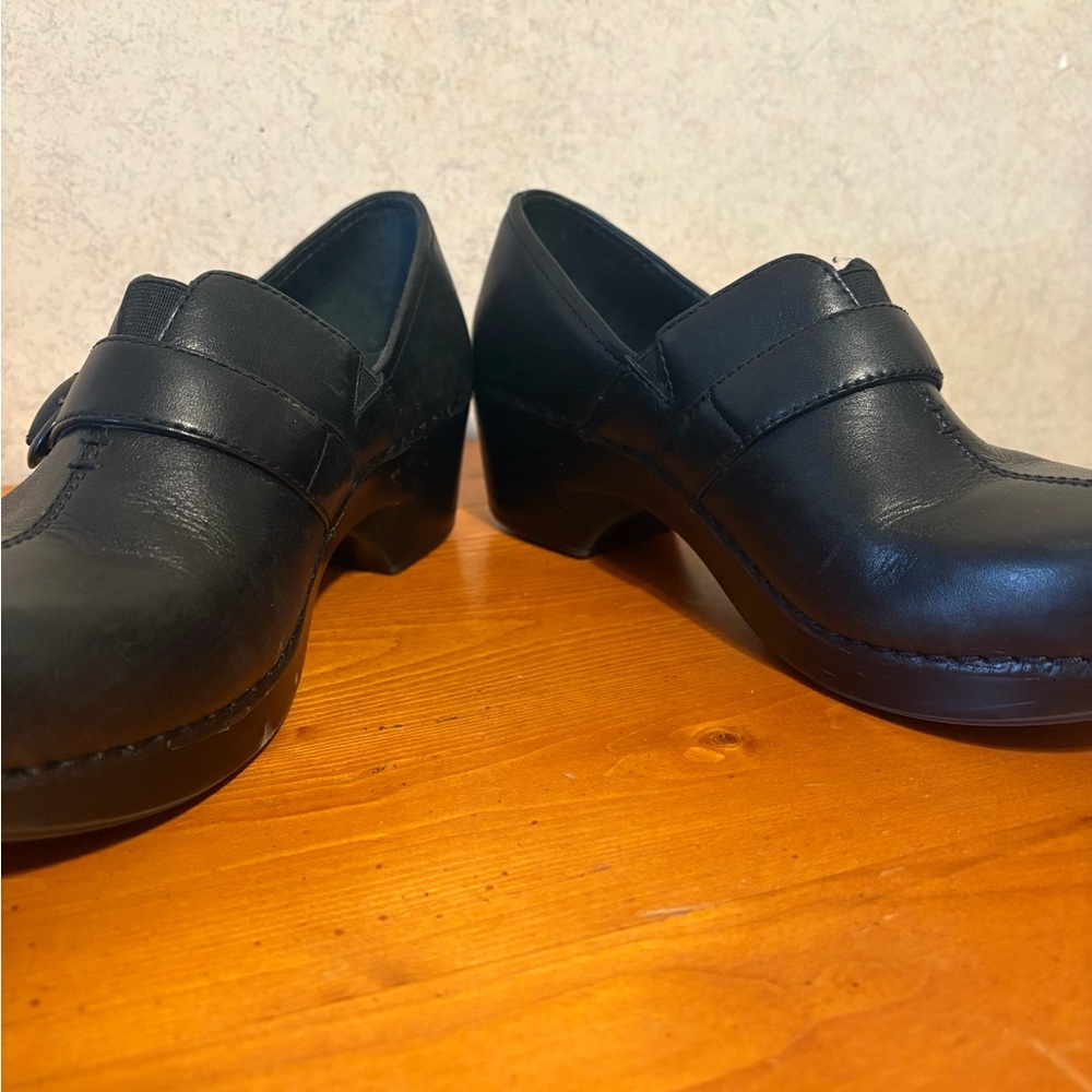 Dansko Tamara Elegant Black Leather Women's Clogs Shoes 37 Size US 7 - Picture 3 of 11